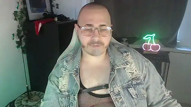 Snapshot of FabianKinky chatting on September 24, 2025, 6:09 am FabianKinky online show from September 24, 2025, 6:09 am