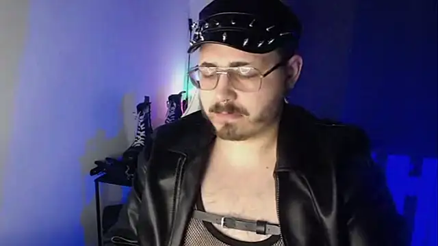 Snapshot of FabianKinky chatting on October 8, 2025, 3:24 pm FabianKinky online show from October 8, 2025, 3:24 pm