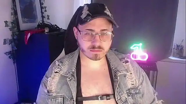 Snapshot of FabianKinky chatting on September 20, 2025, 8:19 am FabianKinky online show from September 20, 2025, 8:19 am