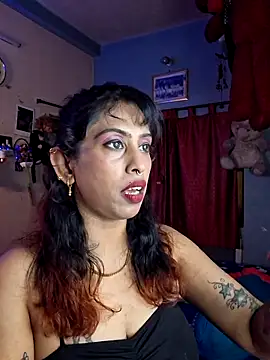 Snapshot of Love_Beauty01 chatting on May 22, 2026, 4:38 pm Love Beauty01 online show from May 22, 2026, 4:38 pm