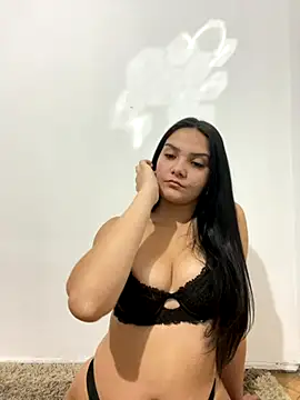 Snapshot of Selena_y chatting on October 16, 2025, 7:22 pm Selena y online show from October 16, 2025, 7:22 pm