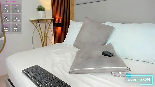 Snapshot of agata_noir chatting on January 9, 2026, 12:17 am agata noir online show from January 9, 2026, 12:17 am