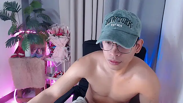 pinkcock froi2305 online show from February 21, 2026, 2:57 am