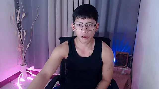 pinkcock froi2305 online show from April 8, 2026, 1:56 pm