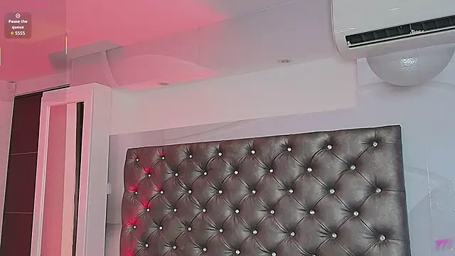 Snapshot of Valentiinoss chatting on June 30, 2026, 8:20 pm Valentiinoss online show from June 30, 2026, 8:20 pm