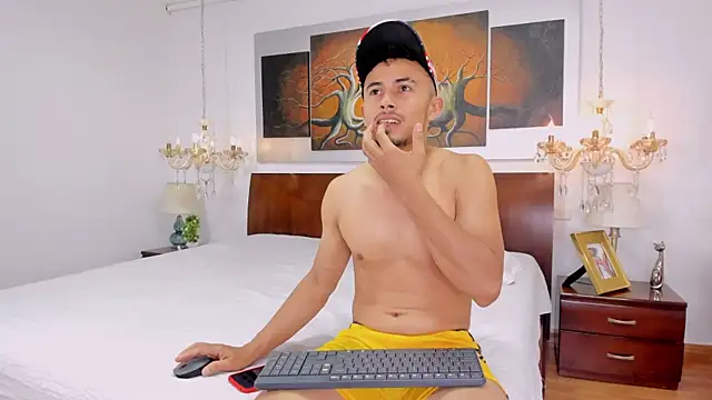 Snapshot of Valentiinoss chatting on December 19, 2025, 9:17 pm Valentiinoss online show from December 19, 2025, 9:17 pm