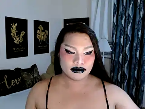 TSbrianaHugeCock online show from December 18, 2025, 4:22 pm