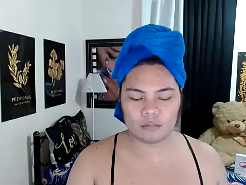 Snapshot of TSbrianaHugeCock chatting on February 27, 2026, 3:12 pm TSbrianaHugeCock online show from February 27, 2026, 3:12 pm