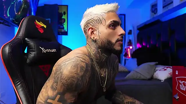 logan hugh8 online show from January 17, 2026, 5:55 am