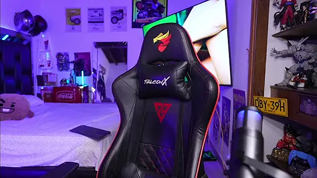 logan hugh8 online show from March 11, 2026, 3:55 am