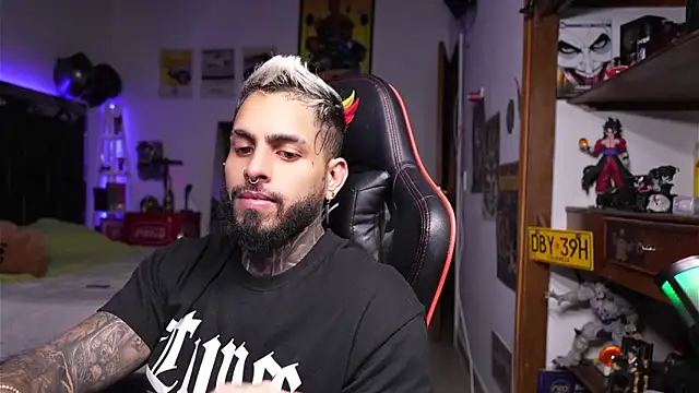 logan hugh8 online show from April 9, 2026, 6:19 am