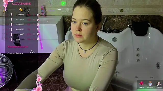 HelenHartt online show from November 10, 2025, 2:05 am