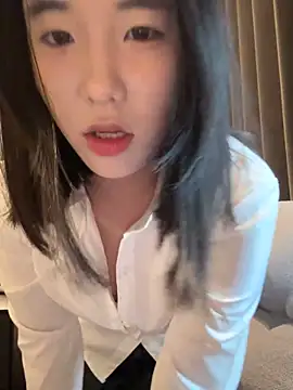 luluya1314 online show from May 15, 2026, 8:12 am