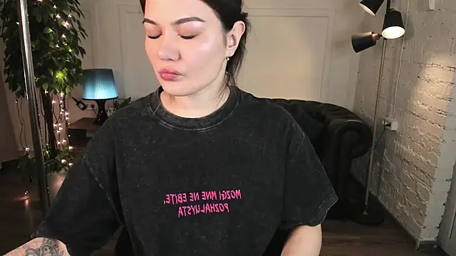 Dark Moni online show from February 7, 2026, 2:52 am