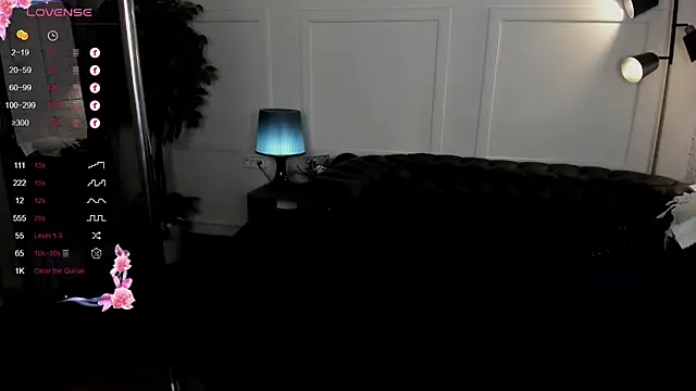 Snapshot of Dark_Moni chatting on November 6, 2025, 8:51 am Dark Moni online show from November 6, 2025, 8:51 am