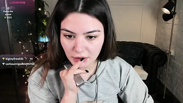 Dark Moni online show from April 3, 2026, 2:51 am