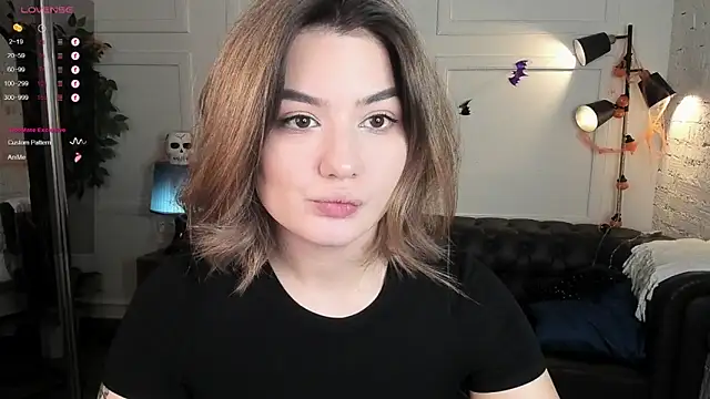 Snapshot of Dark_Moni chatting on October 22, 2025, 2:44 am Dark Moni online show from October 22, 2025, 2:44 am