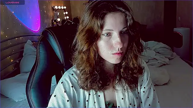 Agata in Wonderland online show from September 9, 2025, 4:16 pm