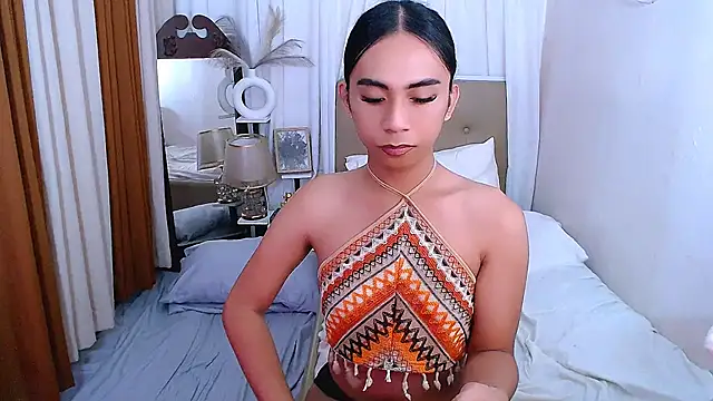 scarlet smith7 online show from April 5, 2026, 1:18 pm