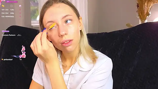 NyxaThorn online show from October 5, 2025, 2:41 pm