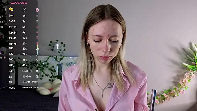 NyxaThorn online show from March 29, 2026, 3:13 pm