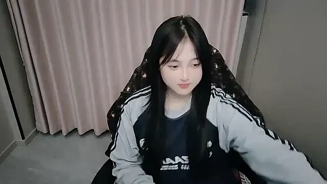 Snapshot of xxz98 chatting on April 8, 2026, 2:07 pm xxz98 online show from April 8, 2026, 2:07 pm