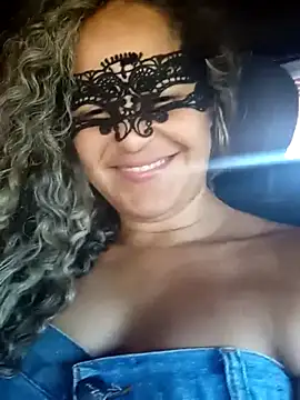 RaphinhaSanches online show from September 27, 2025, 12:22 pm