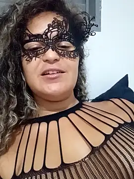 Snapshot of RaphinhaSanches chatting on December 16, 2025, 2:32 pm RaphinhaSanches online show from December 16, 2025, 2:32 pm