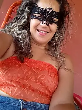 RaphinhaSanches online show from October 3, 2025, 1:01 pm