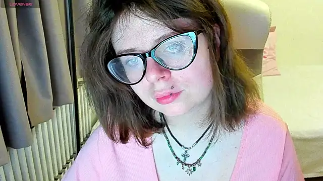 MilisaSweet777 online show from September 29, 2025, 7:08 pm