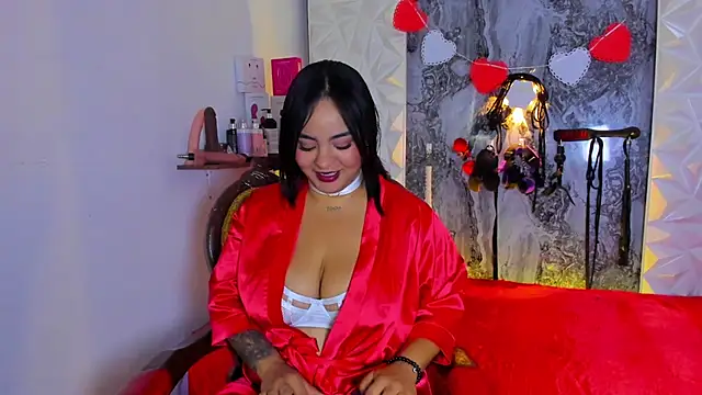 Luciana r online show from February 15, 2026, 1:32 pm