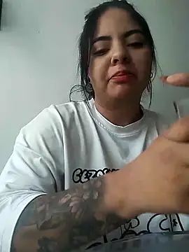 Luciana r online show from October 26, 2025, 7:14 pm