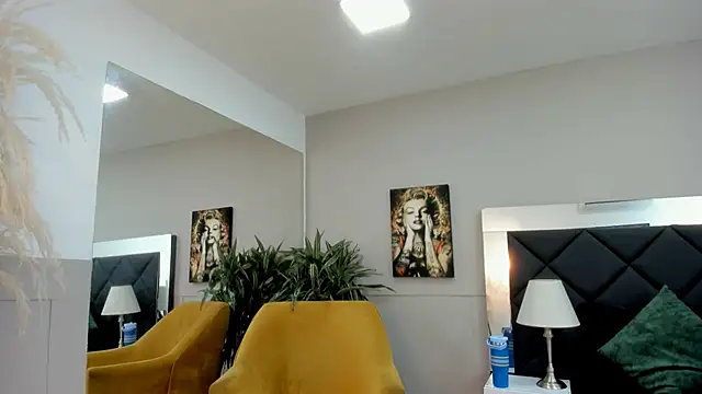 Snapshot of emilio_brandon chatting on November 9, 2025, 10:30 am emilio brandon online show from November 9, 2025, 10:30 am