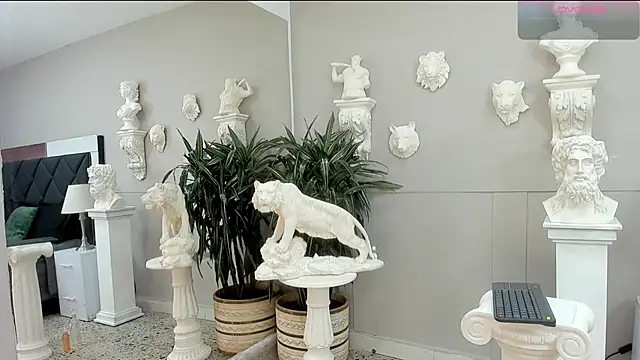 Snapshot of emilio_brandon chatting on November 16, 2025, 11:15 am emilio brandon online show from November 16, 2025, 11:15 am