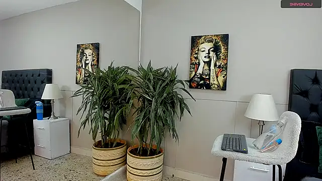 Snapshot of emilio_brandon chatting on October 19, 2025, 11:13 am emilio brandon online show from October 19, 2025, 11:13 am