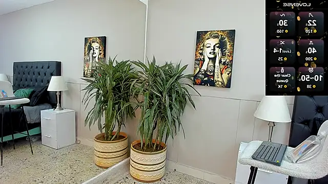 Snapshot of emilio_brandon chatting on October 15, 2025, 10:56 am emilio brandon online show from October 15, 2025, 10:56 am