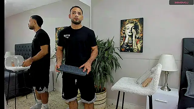 Snapshot of emilio_brandon chatting on October 24, 2025, 11:20 am emilio brandon online show from October 24, 2025, 11:20 am