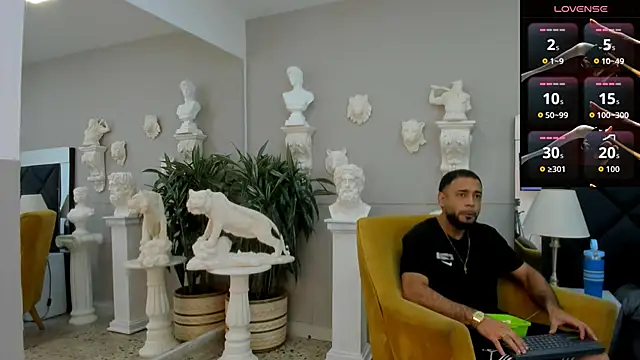 Snapshot of emilio_brandon chatting on November 18, 2025, 10:07 am emilio brandon online show from November 18, 2025, 10:07 am