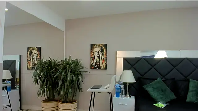 Snapshot of emilio_brandon chatting on November 8, 2025, 11:14 am emilio brandon online show from November 8, 2025, 11:14 am