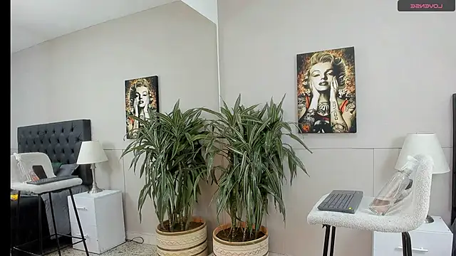 Snapshot of emilio_brandon chatting on October 28, 2025, 10:47 am emilio brandon online show from October 28, 2025, 10:47 am