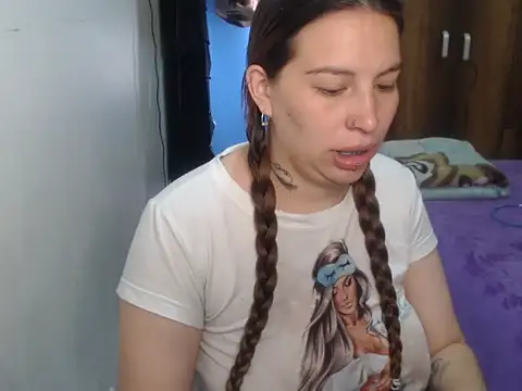 cloequeen15 online show from March 9, 2026, 3:48 pm