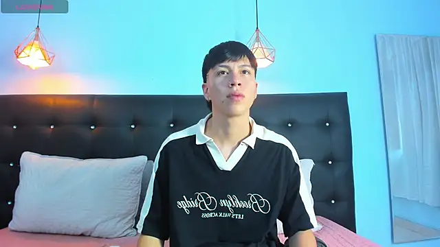 Abraham horny18 online show from November 26, 2025, 8:20 pm