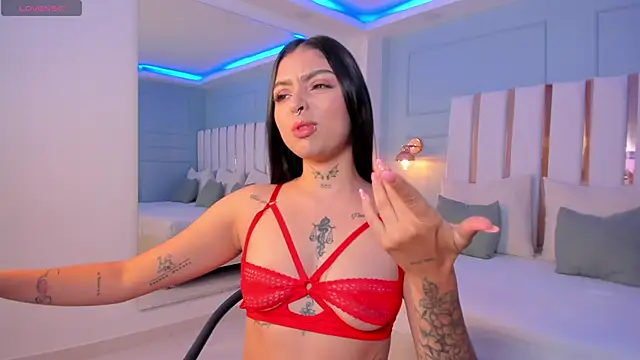 hannah miltonn online show from November 29, 2025, 1:11 pm