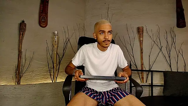 MarcusRain  online show from October 31, 2025, 7:32 pm