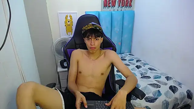 Justin gray  online show from September 22, 2025, 8:59 pm
