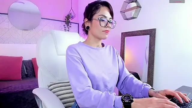 Snapshot of Esmeralda_CO chatting on October 28, 2025, 12:26 pm Esmeralda CO online show from October 28, 2025, 12:26 pm