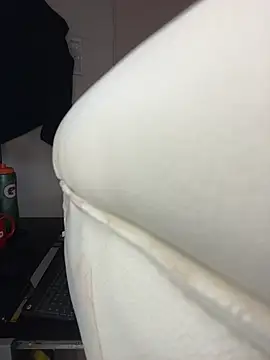 Snapshot of Esmeralda_CO chatting on December 2, 2025, 3:36 pm Esmeralda CO online show from December 2, 2025, 3:36 pm