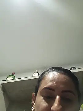 Snapshot of Titiss8921 chatting on October 18, 2025, 11:40 pm Titiss8921 online show from October 18, 2025, 11:40 pm