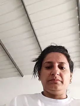 Snapshot of Titiss8921 chatting on September 20, 2025, 12:43 pm Titiss8921 online show from September 20, 2025, 12:43 pm