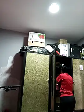 Snapshot of Titiss8921 chatting on November 6, 2025, 12:53 pm Titiss8921 online show from November 6, 2025, 12:53 pm